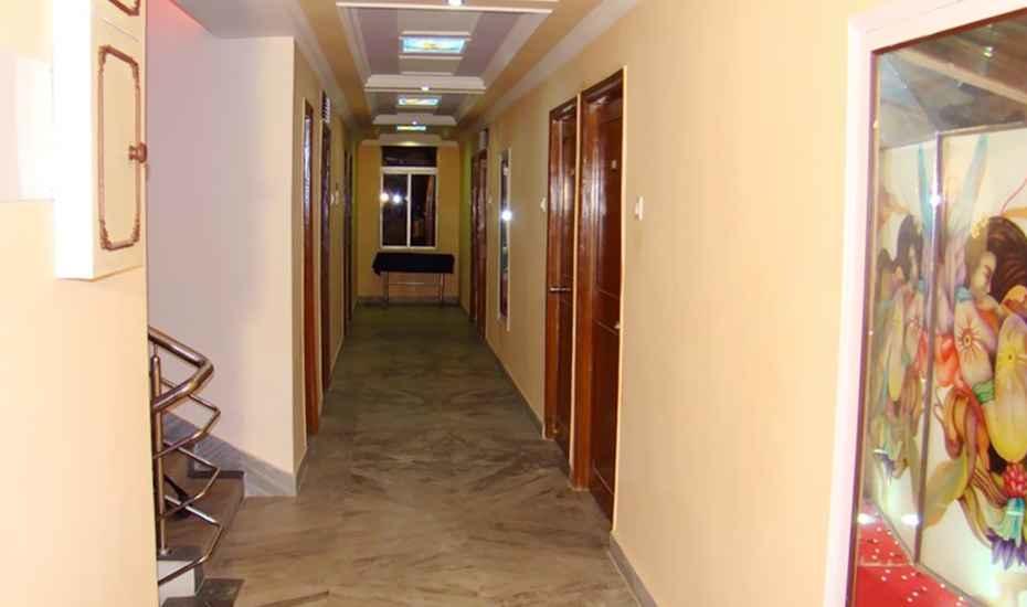 Hotel Dream Land Phulabāni Extérieur photo